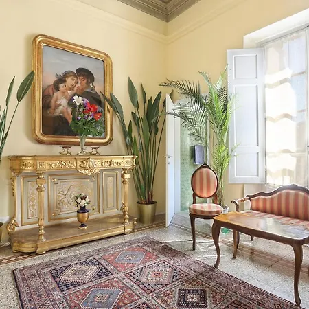 Lullaby Near Palazzo Vecchio And Piazza Signoria -hosted By Sweetstay *