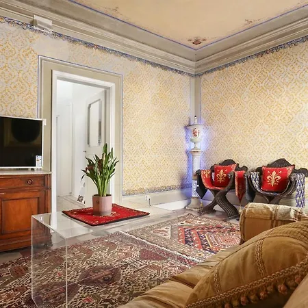 Lullaby Near Palazzo Vecchio And Piazza Signoria -hosted By Sweetstay * Florence